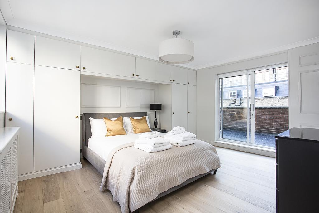 Hyde Park Gate Apartment *