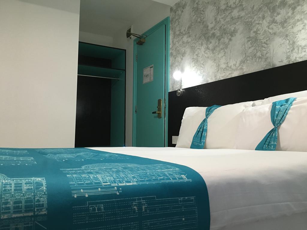 Clapham South Dudley 2* London
