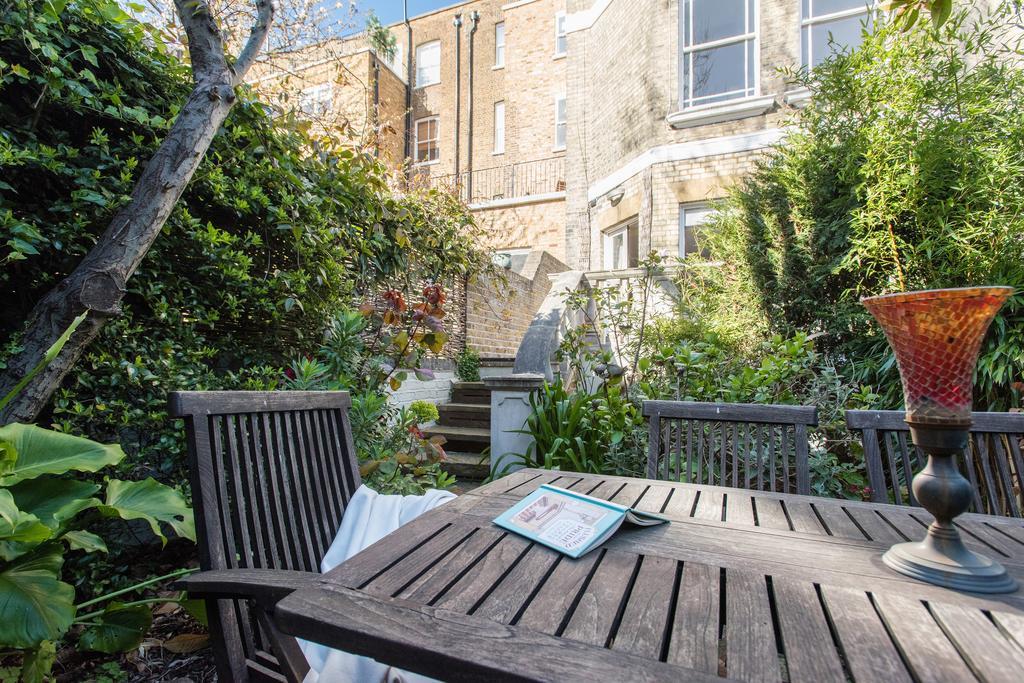 Harcourt Terrace Apartment *