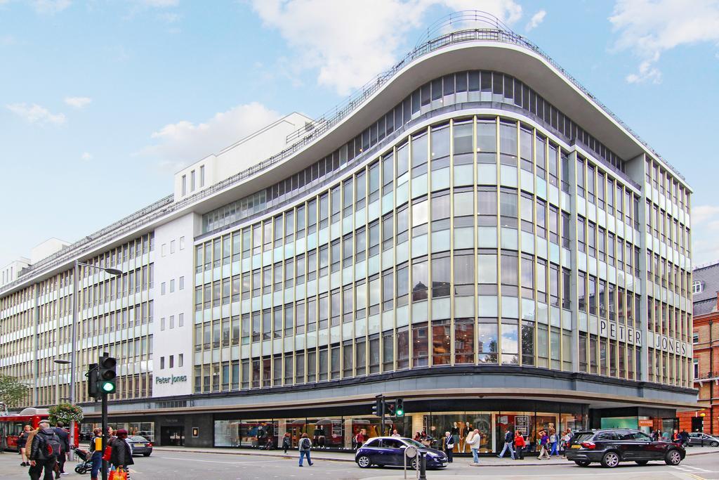 Lifestyle - Chelsea Bridge * London