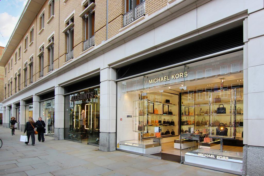 Apartment Lifestyle - Chelsea Bridge London