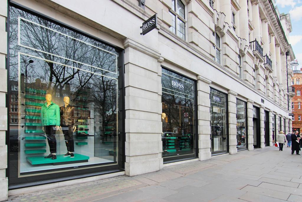 Lifestyle - Chelsea Bridge London