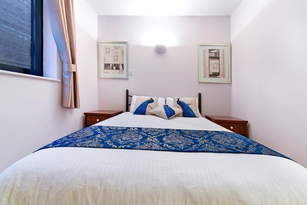 Point West Apartment London