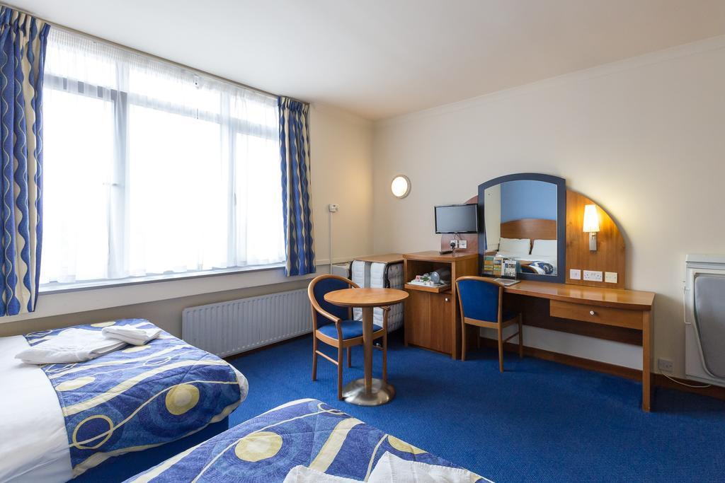 - Wembley International Hotel London