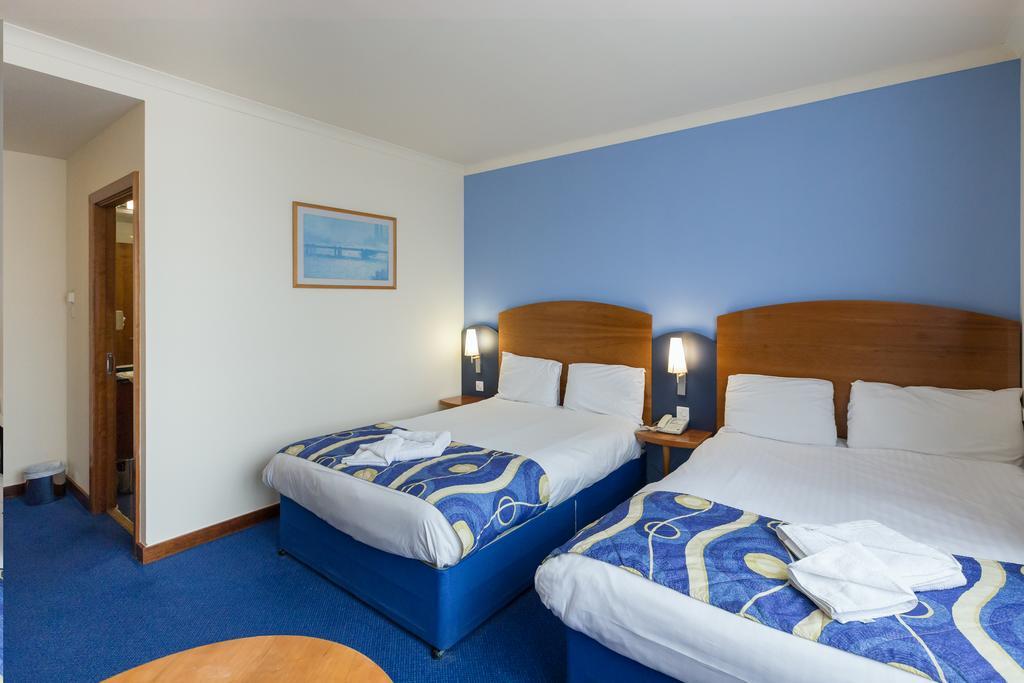 - Wembley International Hotel 3*