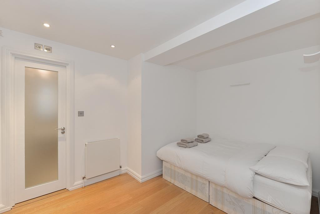 101 Lexham Gardens Apt. 9 London