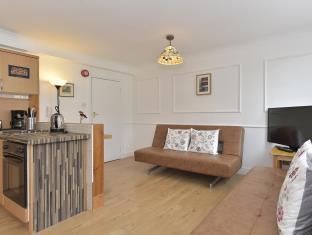 Farrington 4* London