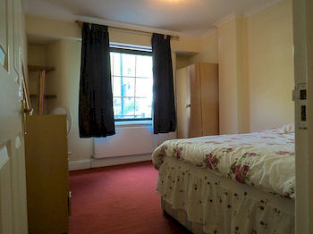 Kensington Cromwell Apartment *