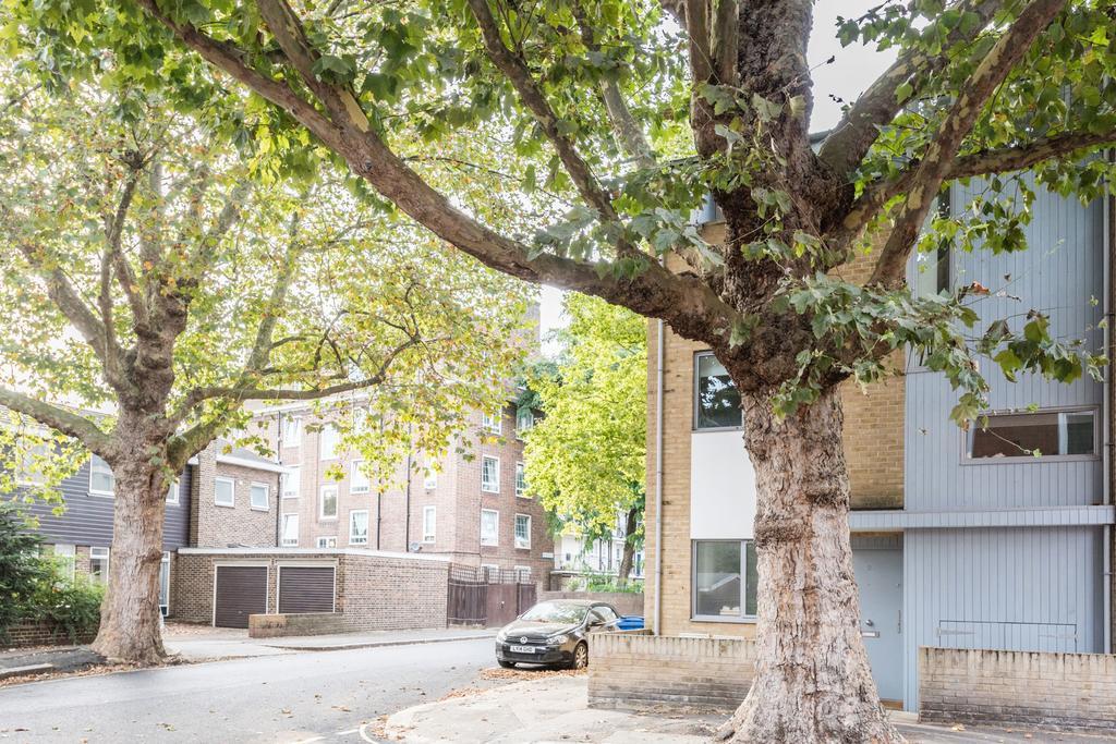 Creed 3 Bed Bridge House * London