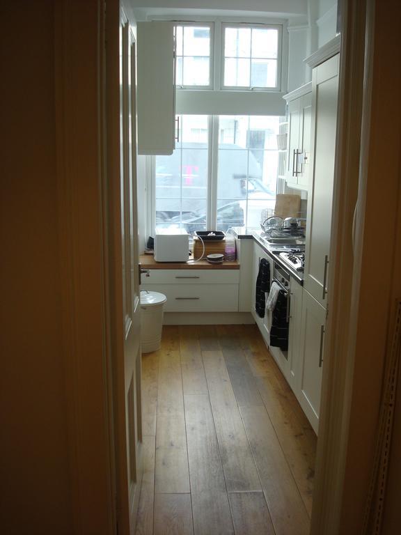 Leilighet Luxury Holland Park, Sleeps 2, Free S'fast Wifi London