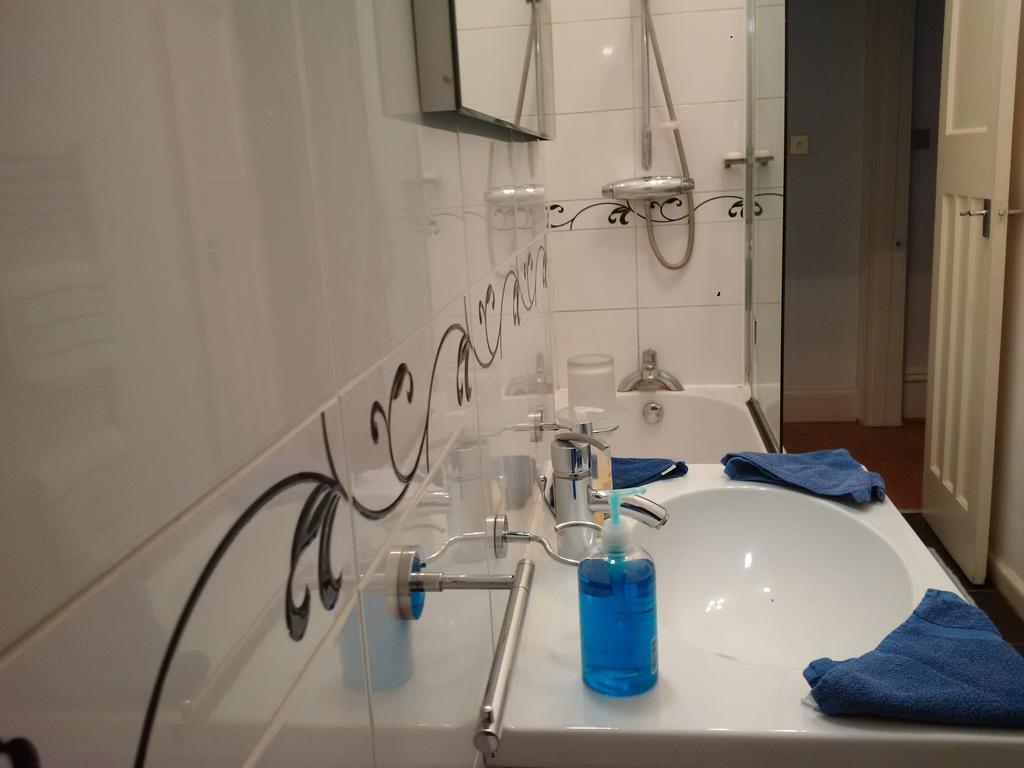 Leilighet Luxury Holland Park, Sleeps 2, Free S'fast Wifi