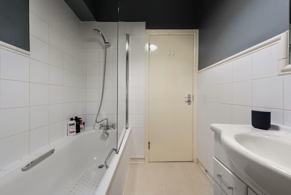 Central Forset Court Studio *