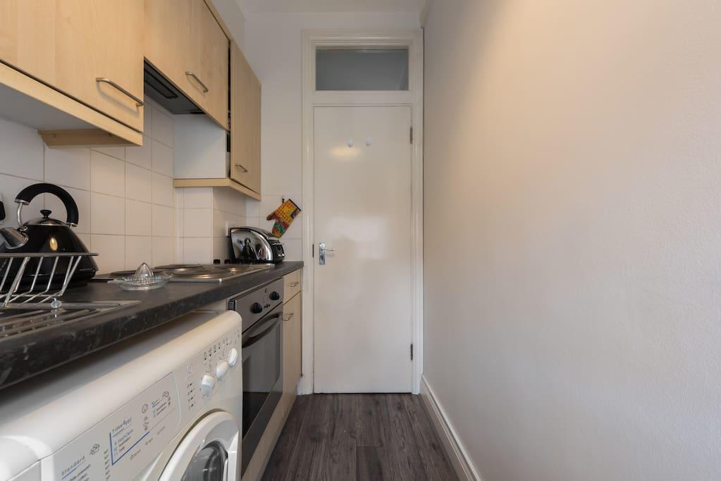 Central Forset Court Studio Apartment *