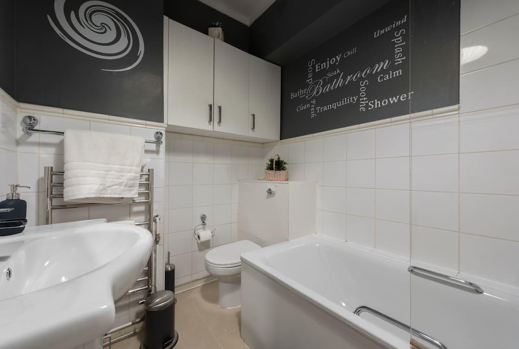Central Forset Court Studio * London