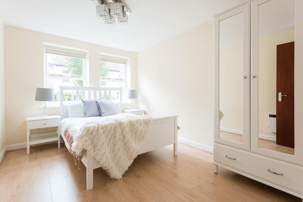 Stratford Saffron Apartment London