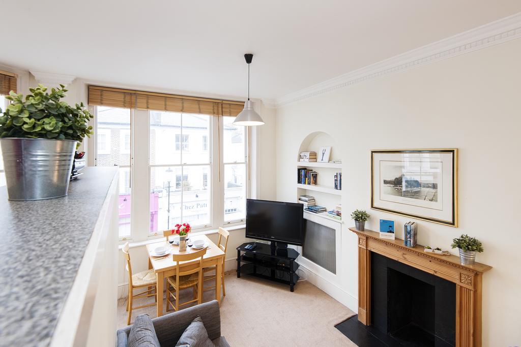 The Stratford Road Pied-a-terre Apartment London