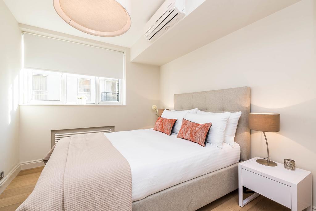 Hyde Park Gate Apartment *