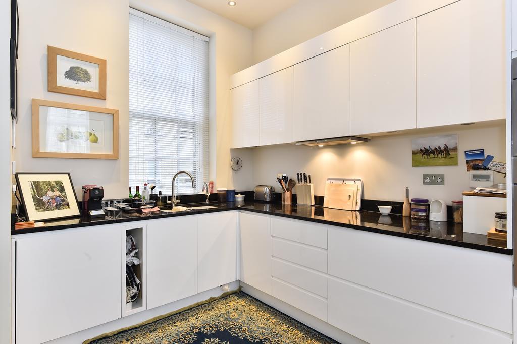 Joivy Elegant 3 Bed Apt With Rooftop Terrace In Pimlico Apartment London