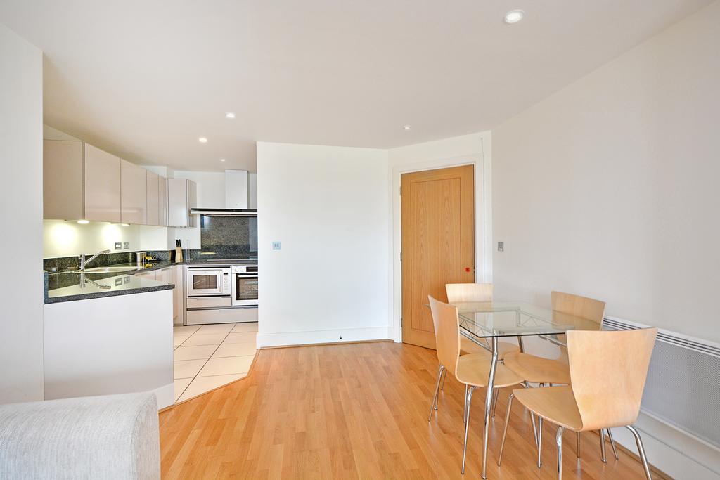 Apartment St George Wharf