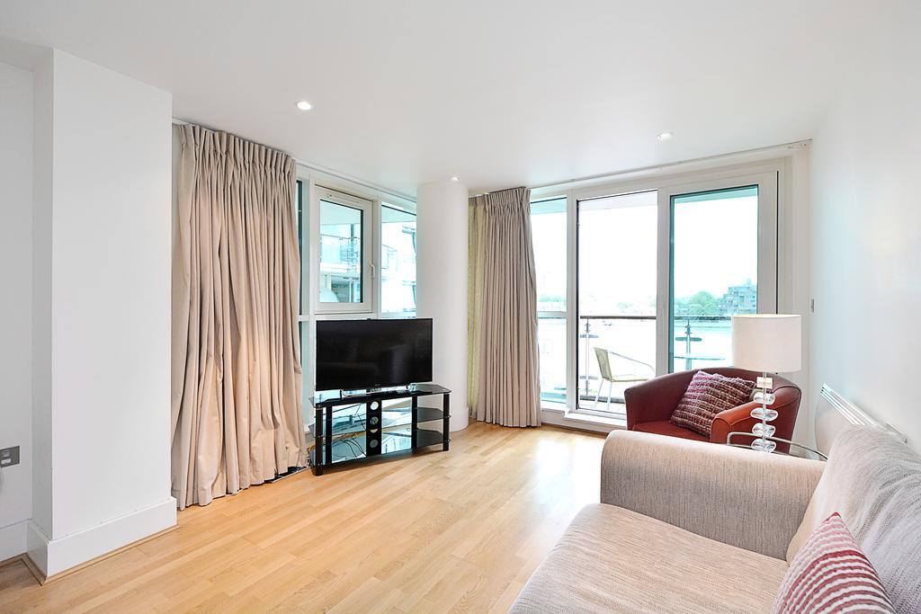 St George Wharf Apartment London