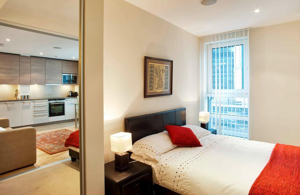 St George Wharf London