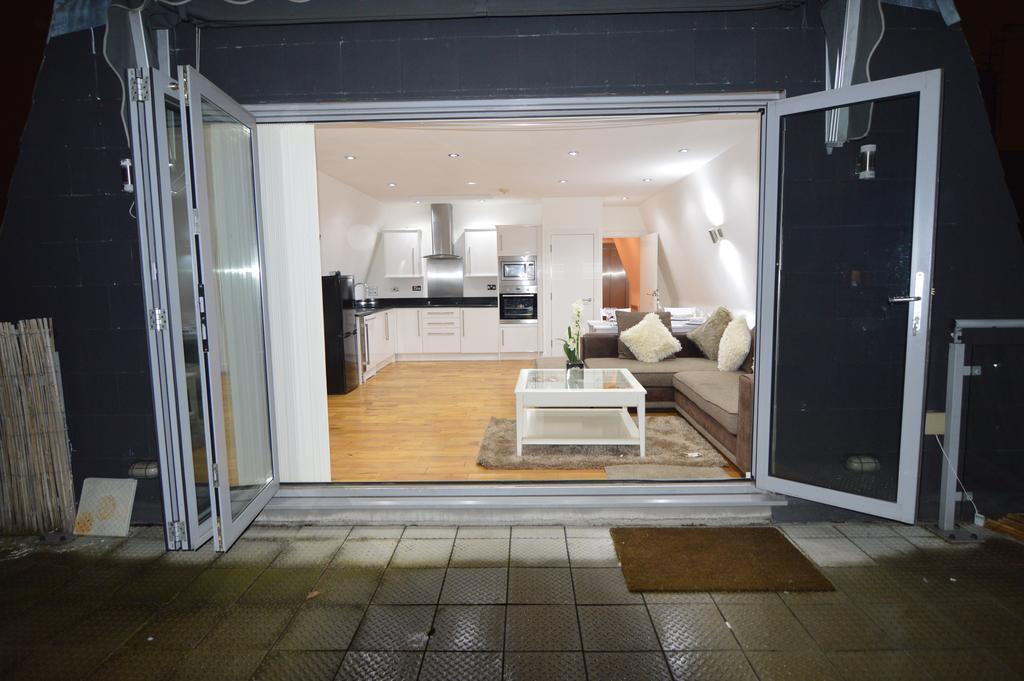 Deluxe City Penthouse &