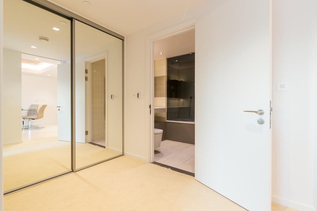 Royal Style - 5 Mins Walk To Excel * Londen