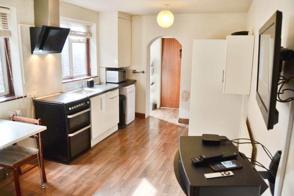 Superb Double Bedroom Homestay London