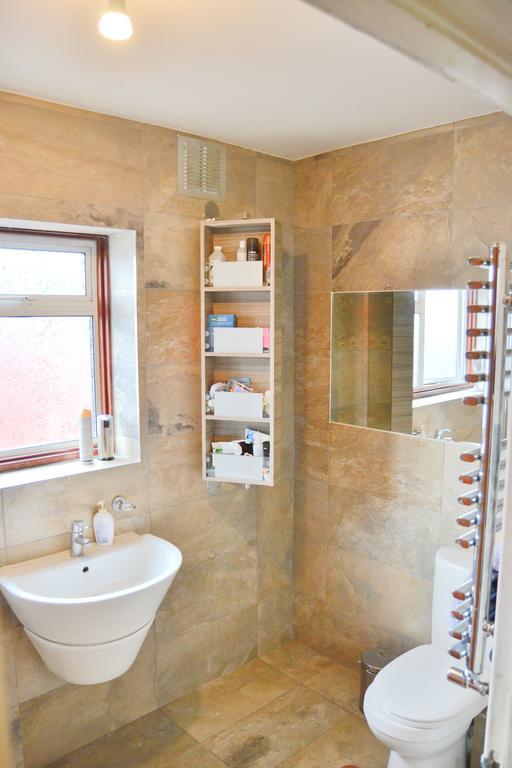 Superb Double Bedroom Homestay London