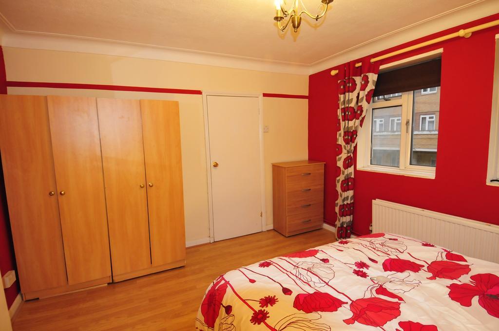 Guest house The Gibson *