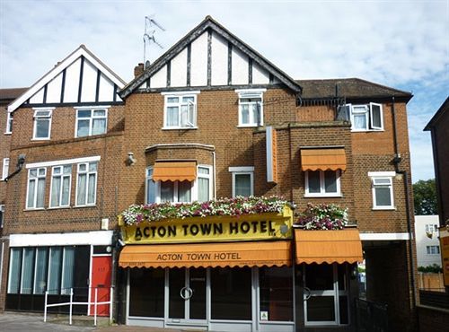 Acton Town Hotell