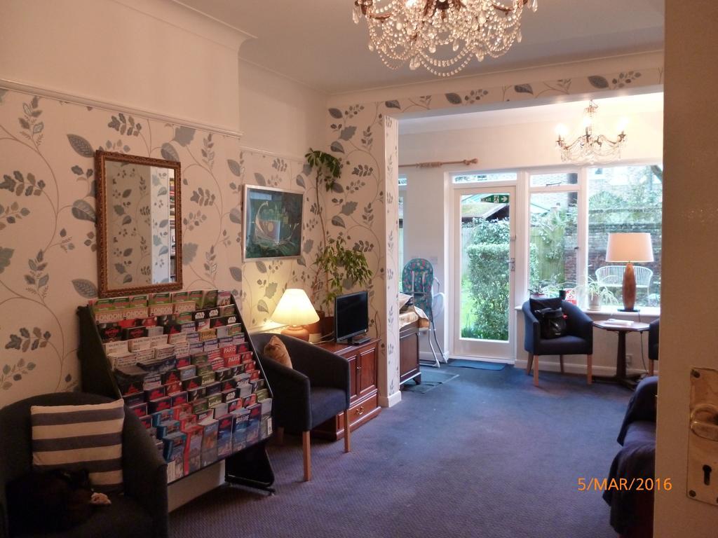 What are the best hotels near London Eye? Apartment