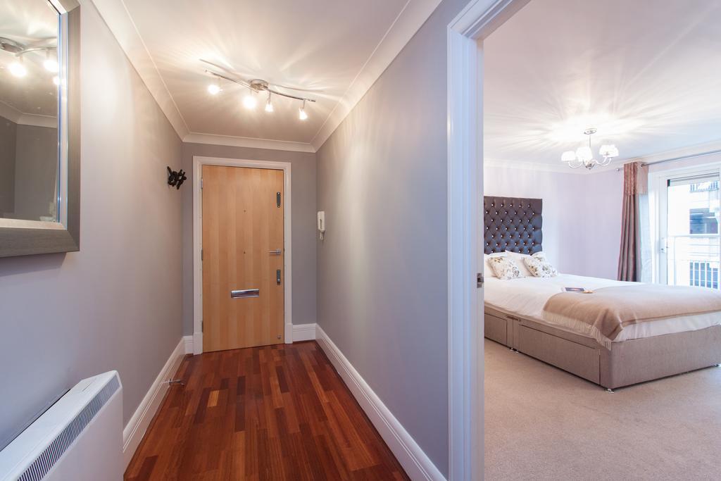 Hotel Canary Wharf Luxury River View London