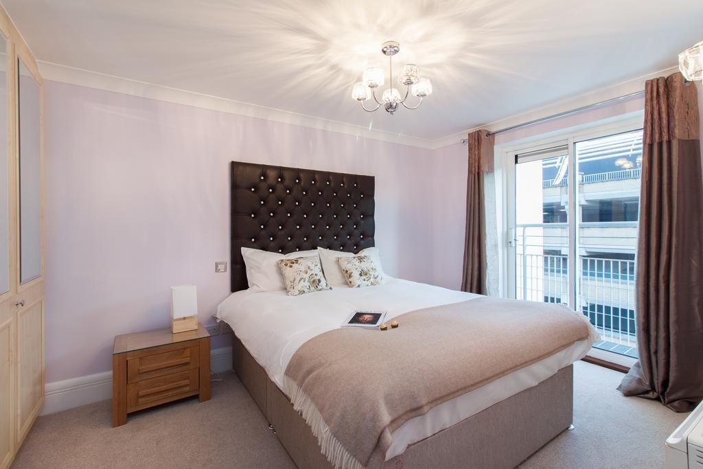 Canary Wharf Luxury River View