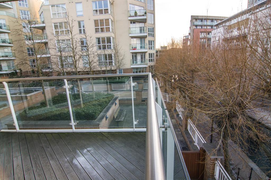 Wharf - Water Gardens Apartment *
