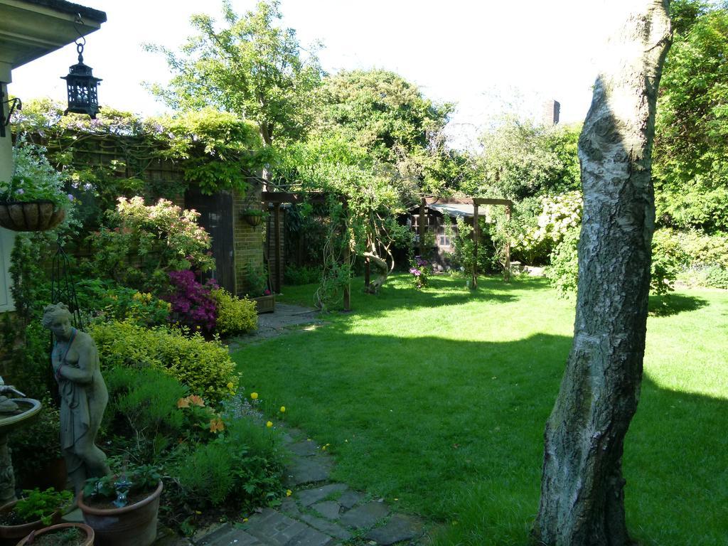 Bed & Breakfast Iolanthe London