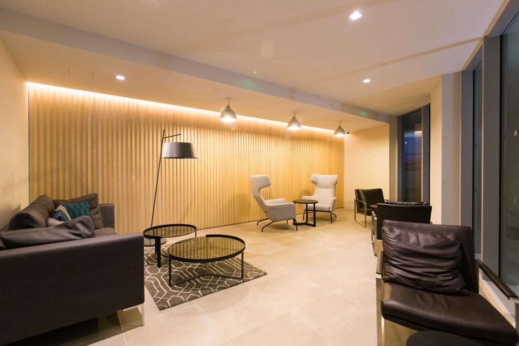 Royal Style - 5 Mins Walk To Excel * Londen