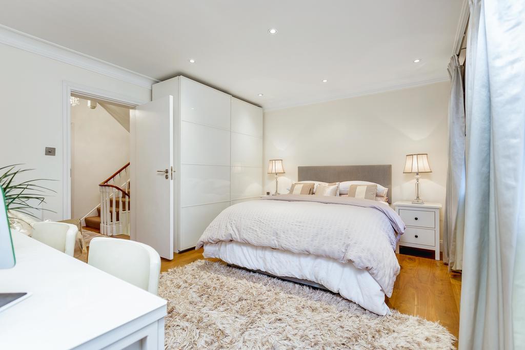 Hyde Park Residence * London