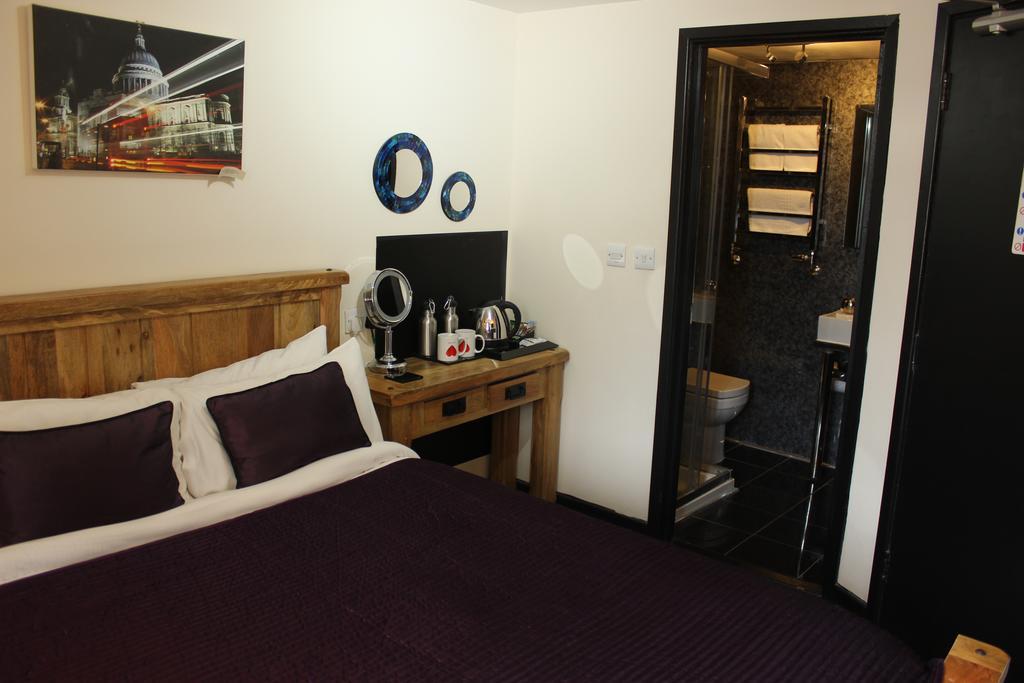 Avo 3* London