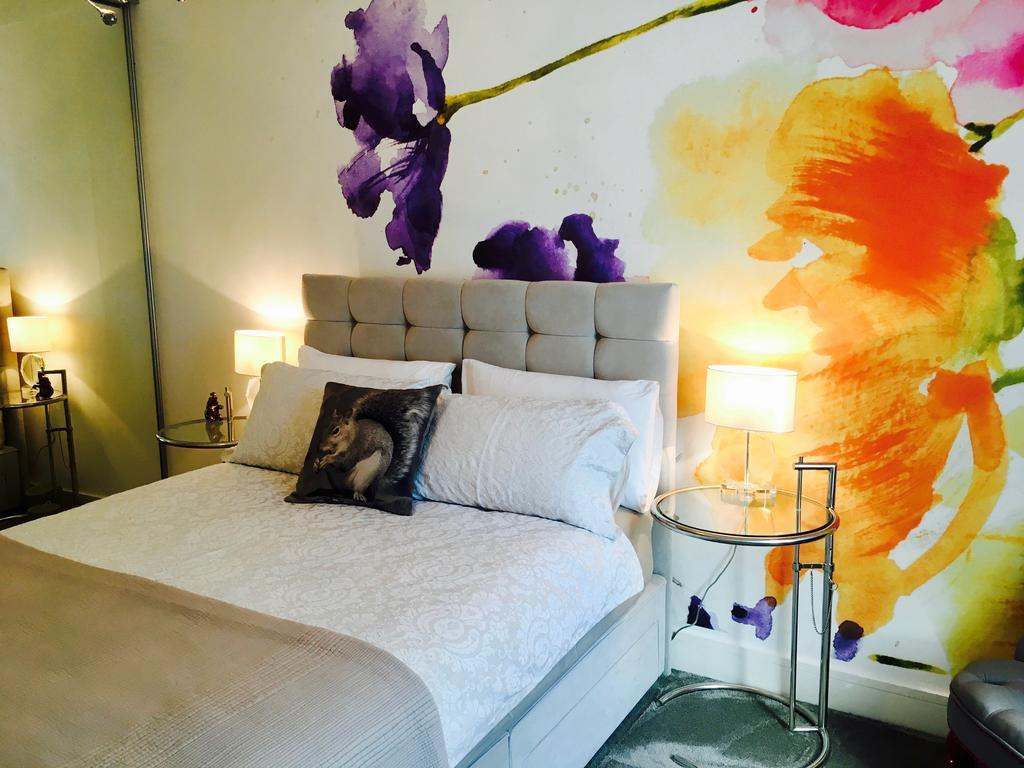Apartment With Balcony * London