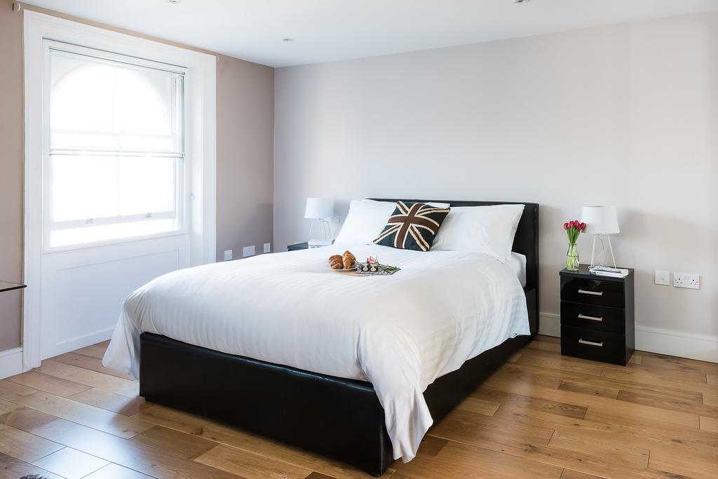 Brewer Street Apartment *