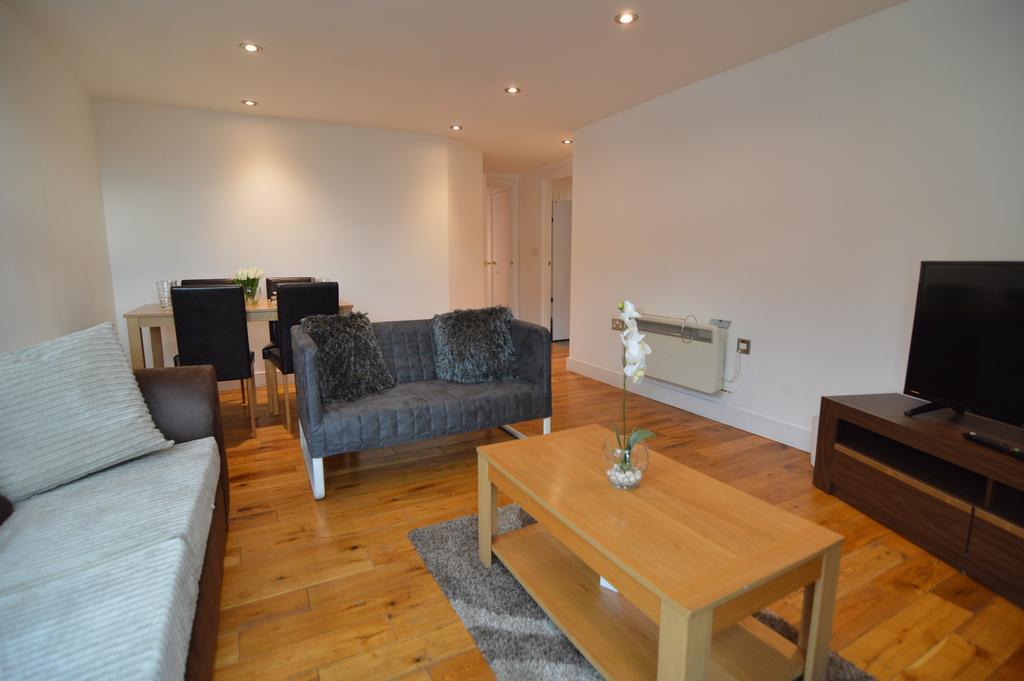 Deluxe City Penthouse & London