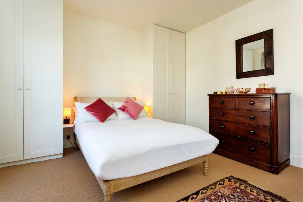 Veeve - Fields London