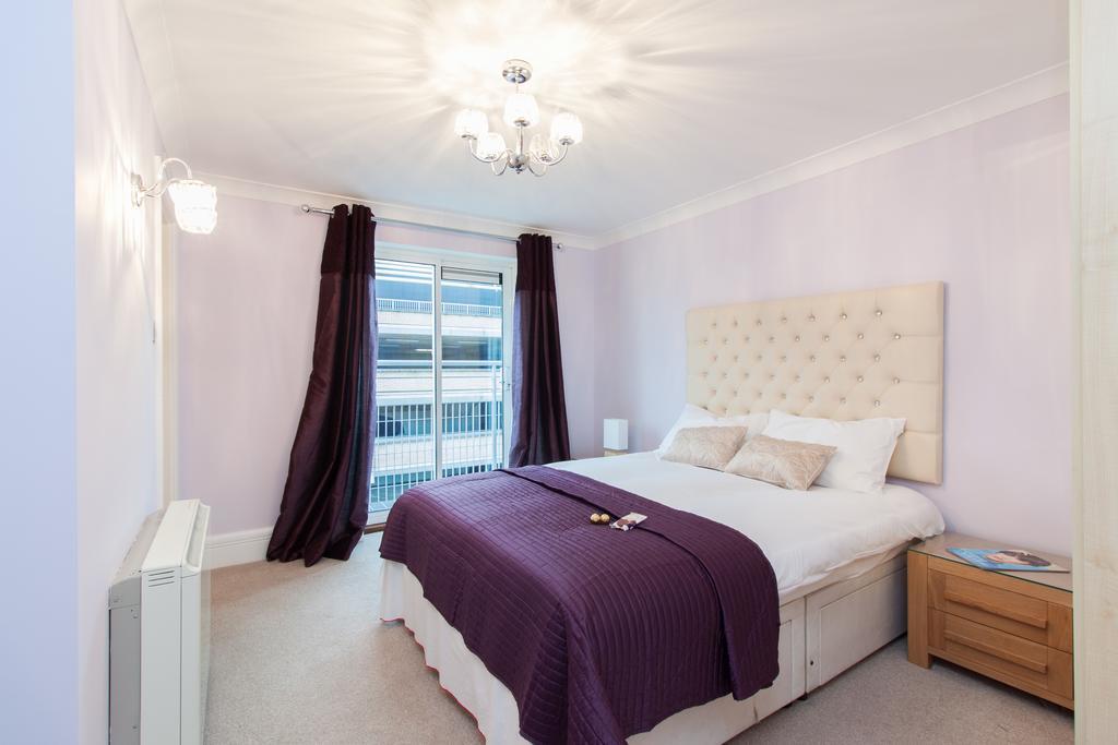 Hotel Canary Wharf Luxury River View 4*