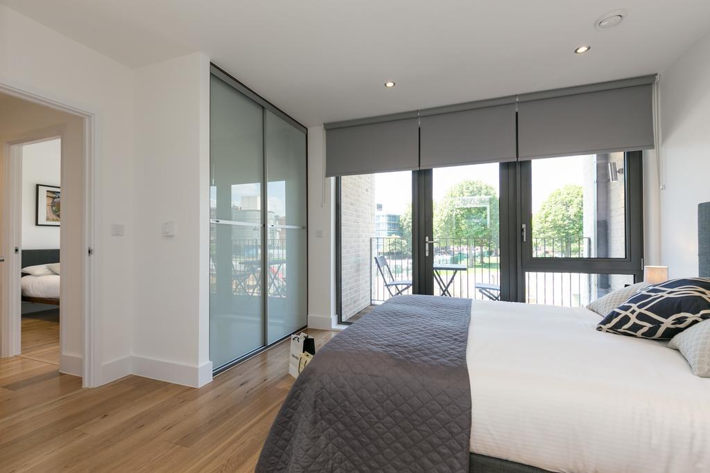 Portobello With Floor-to-ceiling Views Apartment