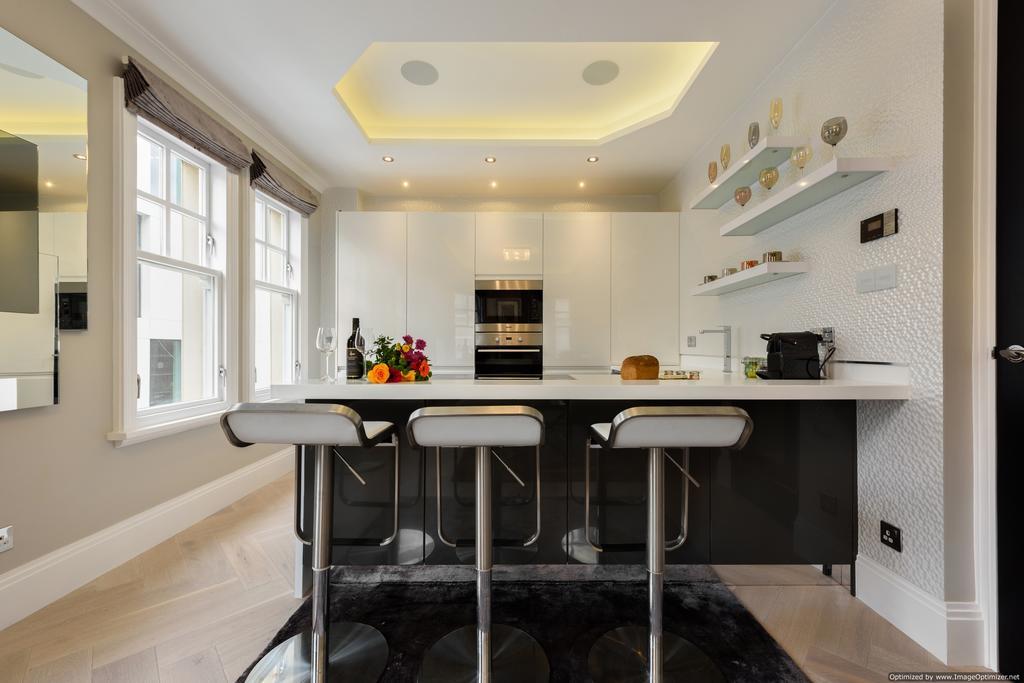 Minories Tower Bridge Apartment London