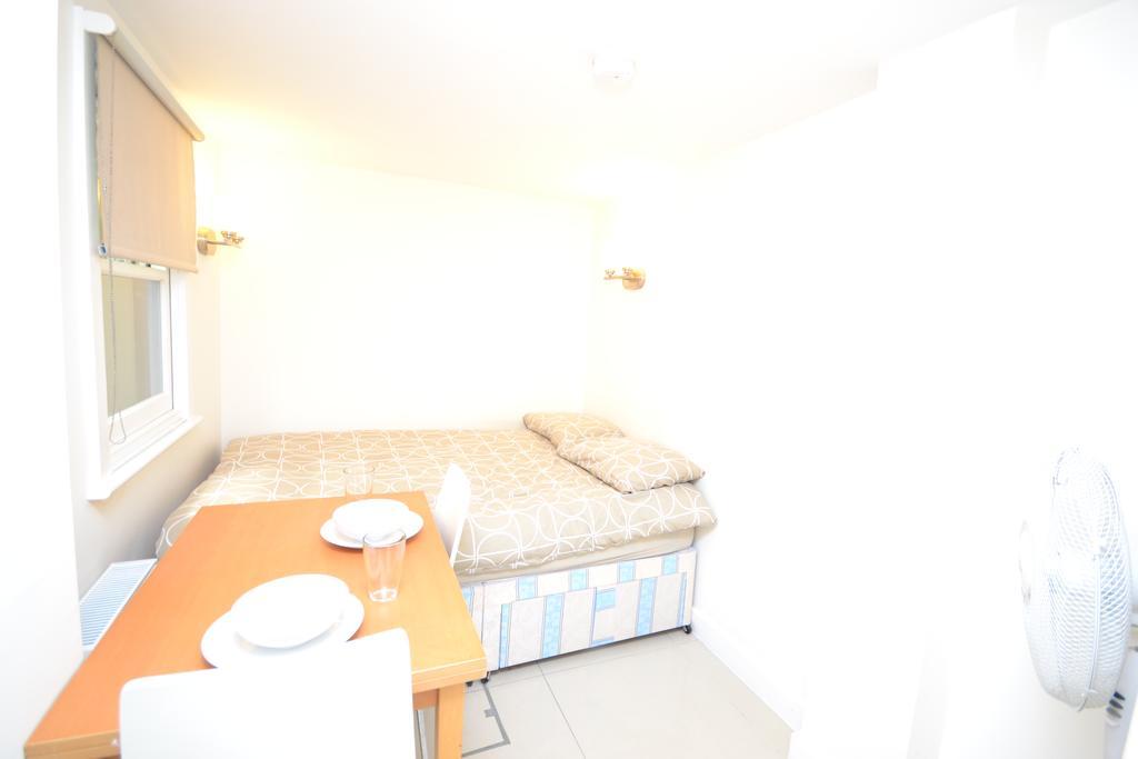 Apartment Lovely Hyde Park Studio