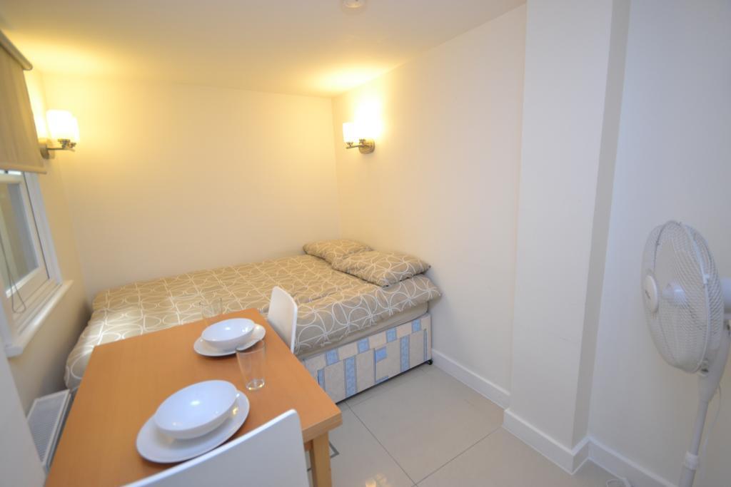 Lovely Hyde Park Studio Apartment London