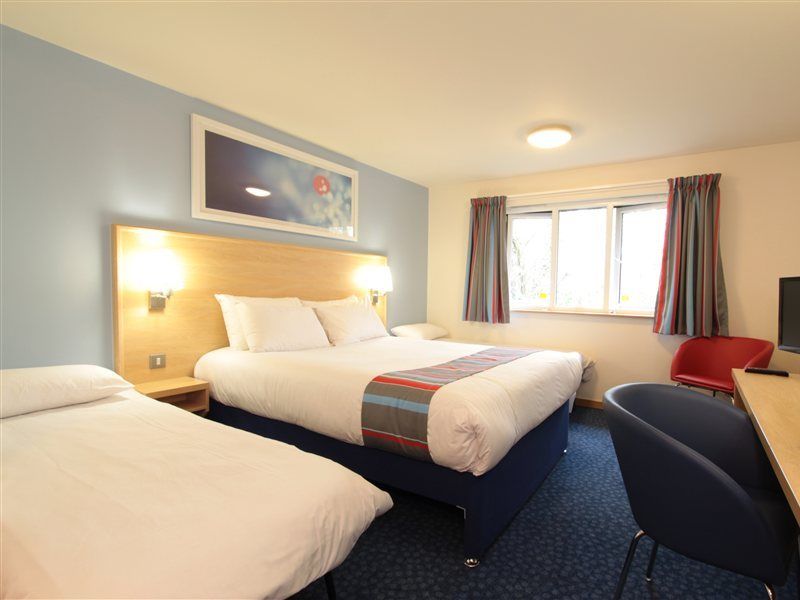 Travelodge Road Hotel
