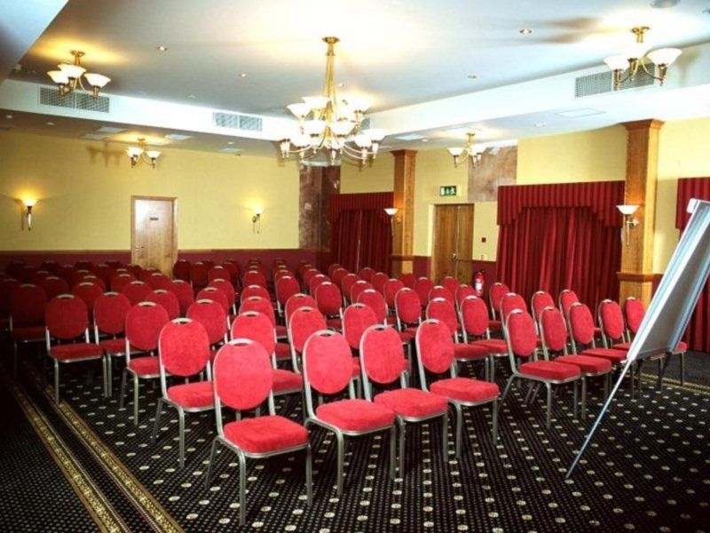 - Wembley International Hotel 3*